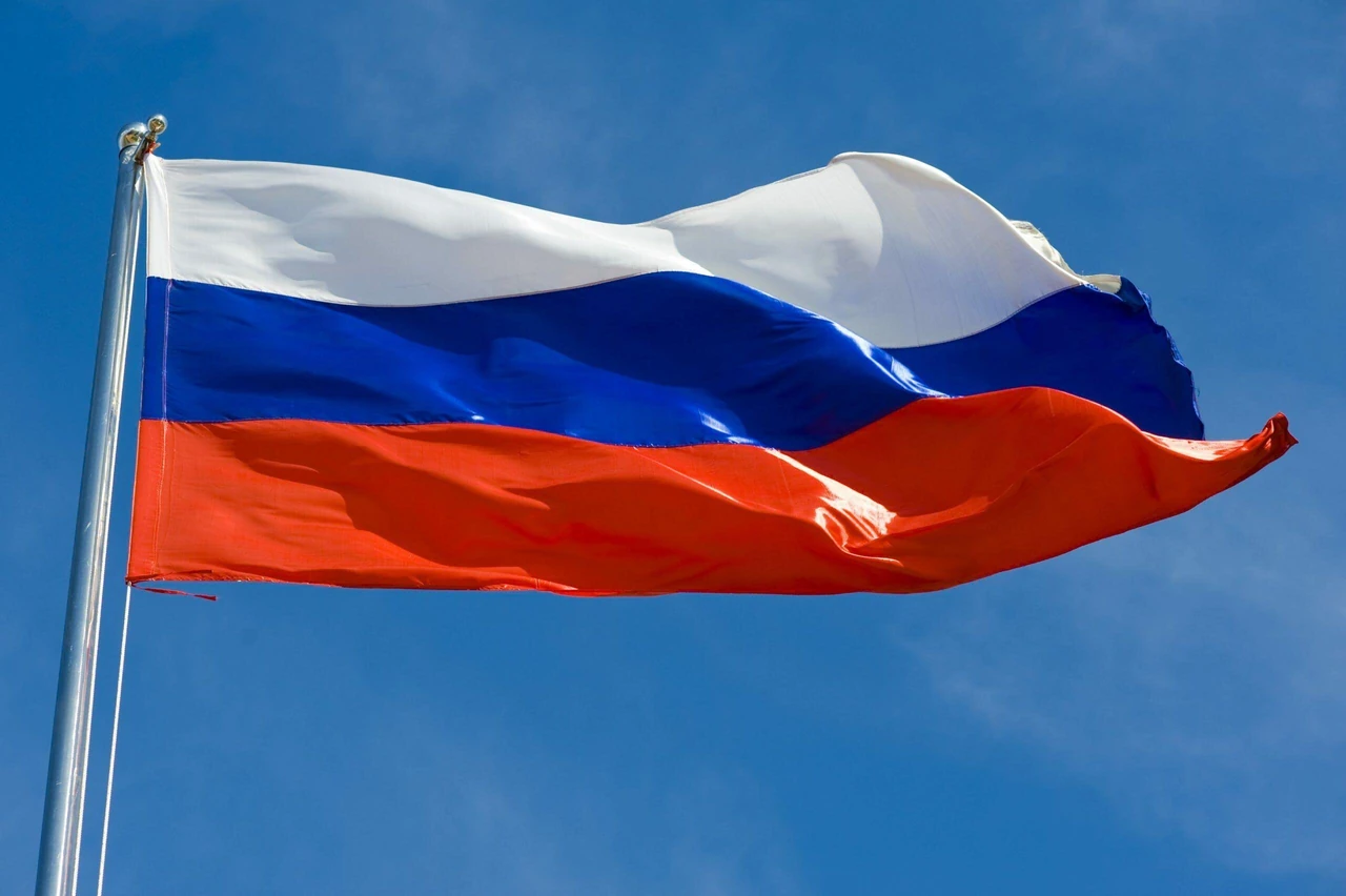 Флаг России: история и значение цветов