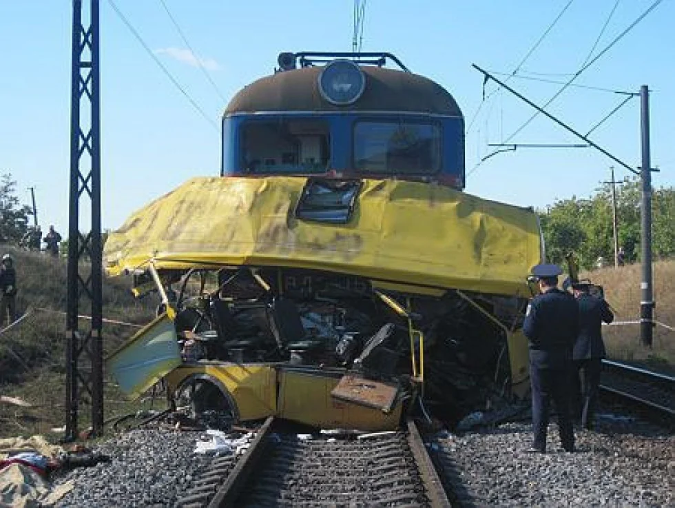 Потяг зіткнувся з маршруткою біля Рівного: троє загиблих