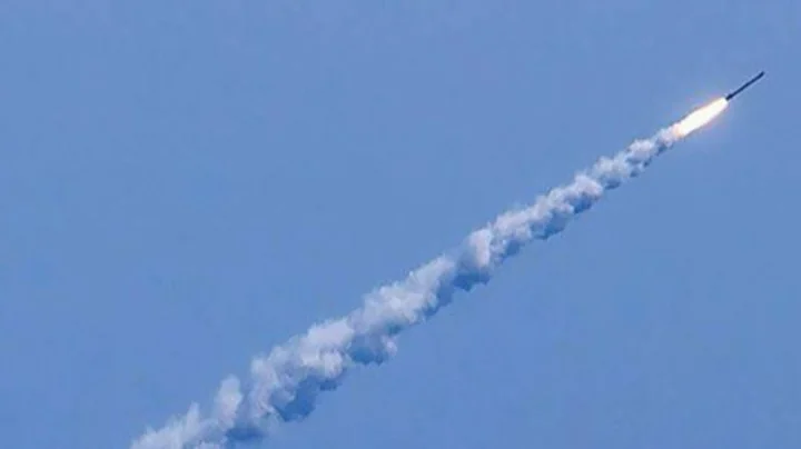 Россияне ударили баллистикой по складам туалетной бумаги в Одесской области: двое погибших