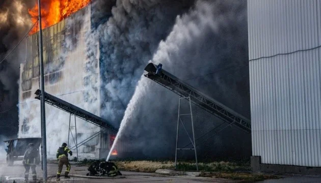 Російські КАБи вдарили по найбільшій птахофабриці Європи