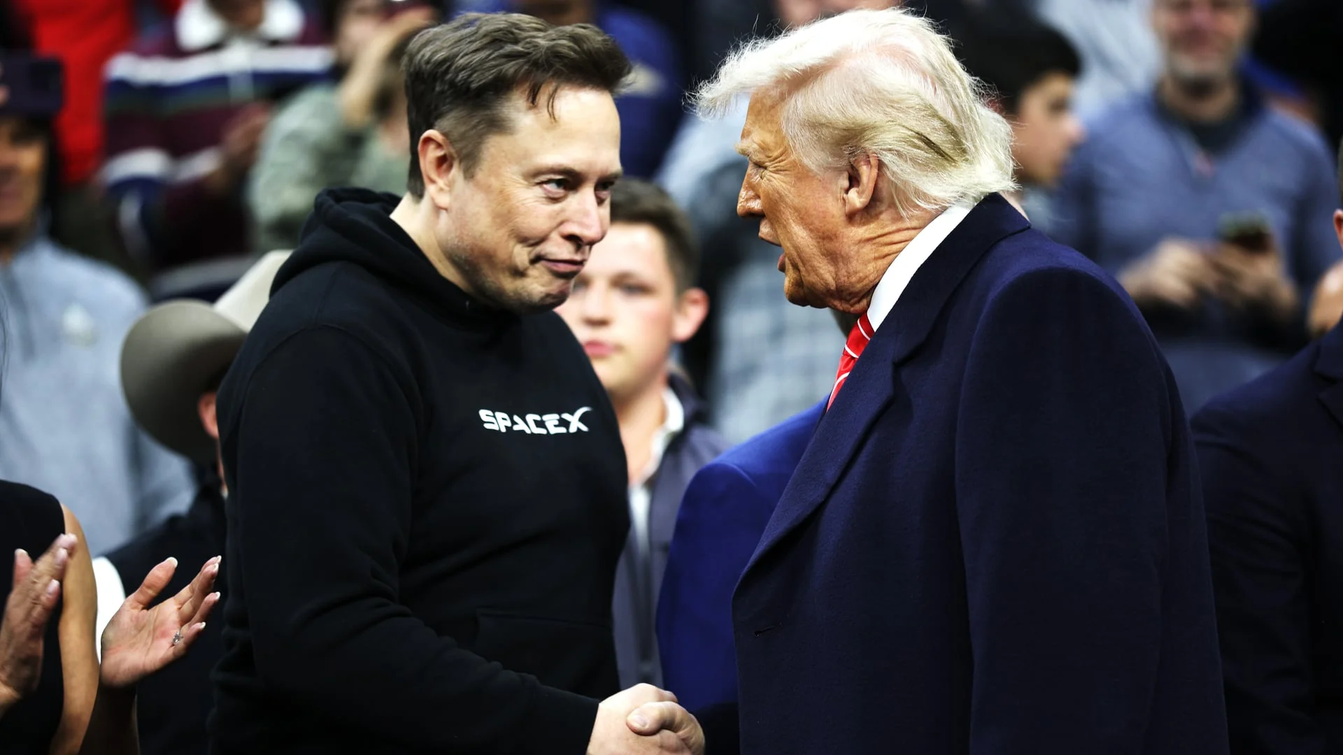 Трамп інвестував у техкомпанії в день запуску плану ШІ