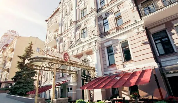 Захур не продає Кінопанораму та Renaissance Kyiv Hotel